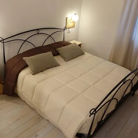 Bed & Breakfast Maison 3 Magnoni 4*